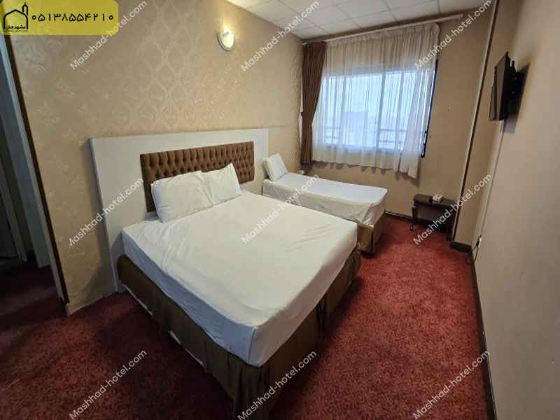 اتاق 3 تخته (1 تخت دبل و 1 تخت سینگل)